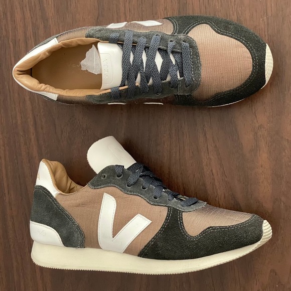 Veja Shoes - VEJA Bastille Holiday Womens 8 Bronze/Charcoal Retro Low-Top Trainers Athletic